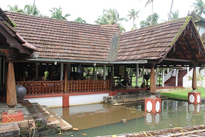 Best of Kerala - Mattancherry Palace: Dutch-Portuguese murals in plain sight