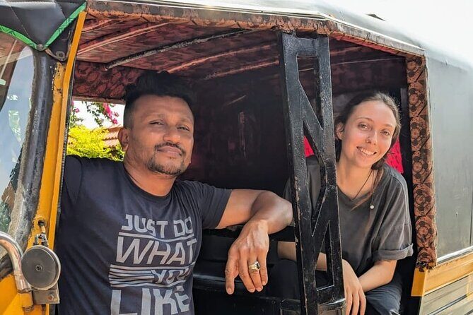 Fort Kochi Sightseeing Tuk Tuk Tour - Stop-by-stop: Chinese Fishing Nets, Beach, and the Dutch Cemetery