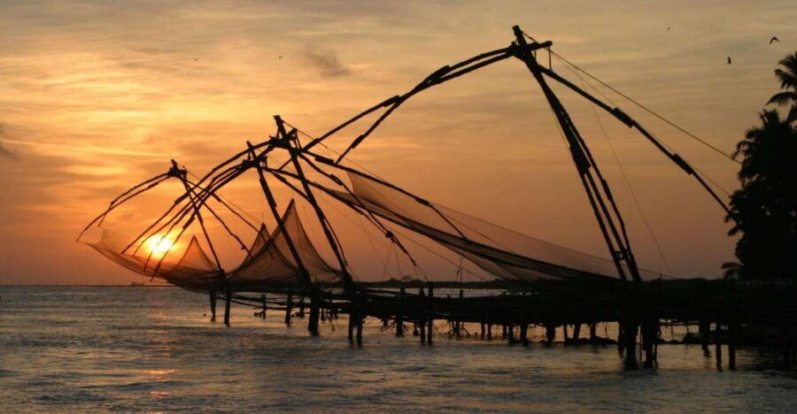 From Cochin: Fort Kochi and Mattancherry Sightseeing Tour - Chinese fishing nets and Vasco da Gama links in Fort Kochi