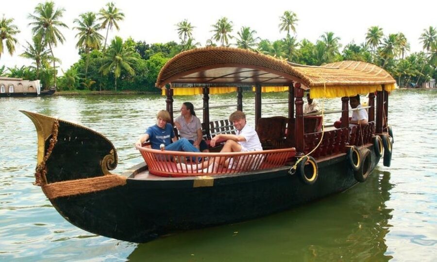 From Cochin Port: Backwater Cruise and Chinese Nets - Fort Kochi and the Cheena Vala Chinese fishing nets