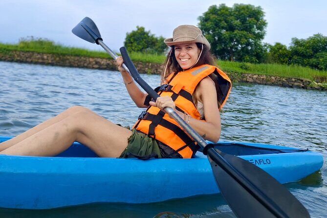 Kochi Kayaking Tour: Sunrise, Sunset & Floating Tea Break - Paddling Kadamakkudy: What You See While You Glide