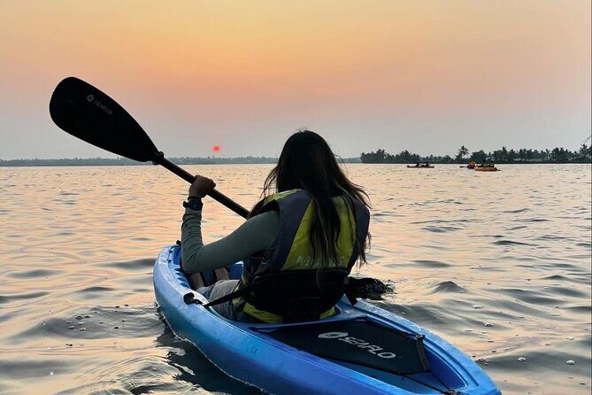 Kochi Kayaking Tour: Sunrise, Sunset & Floating Tea Break - Chinese Fishing Nets and Fishermen at Work: A Village Glimpse, Not a Show