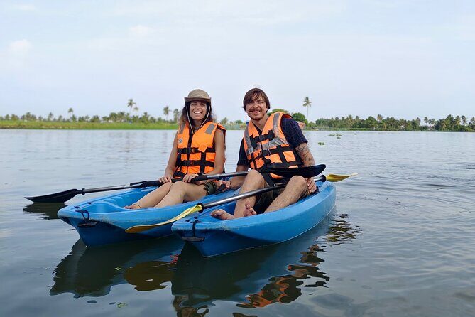 Kochi Kayaking Tour: Sunrise, Sunset & Floating Tea Break - Guides and Group Size: Why This Feels Smooth (and Not Chaotic)