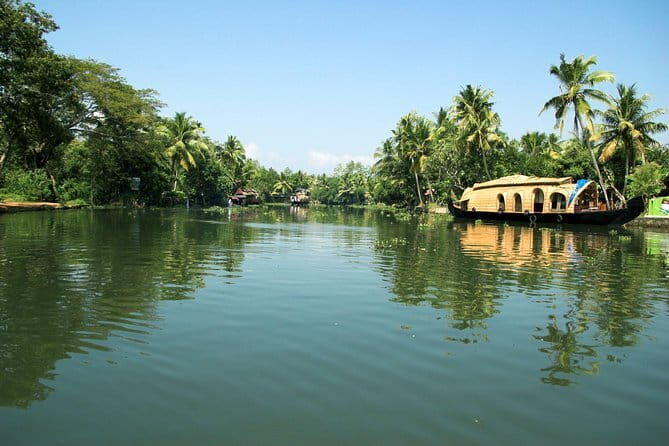 Sunset Kayaking in Hidden Alleppey Backwater Routes - Who Should Book This Sunset Kayaking in Alleppey?